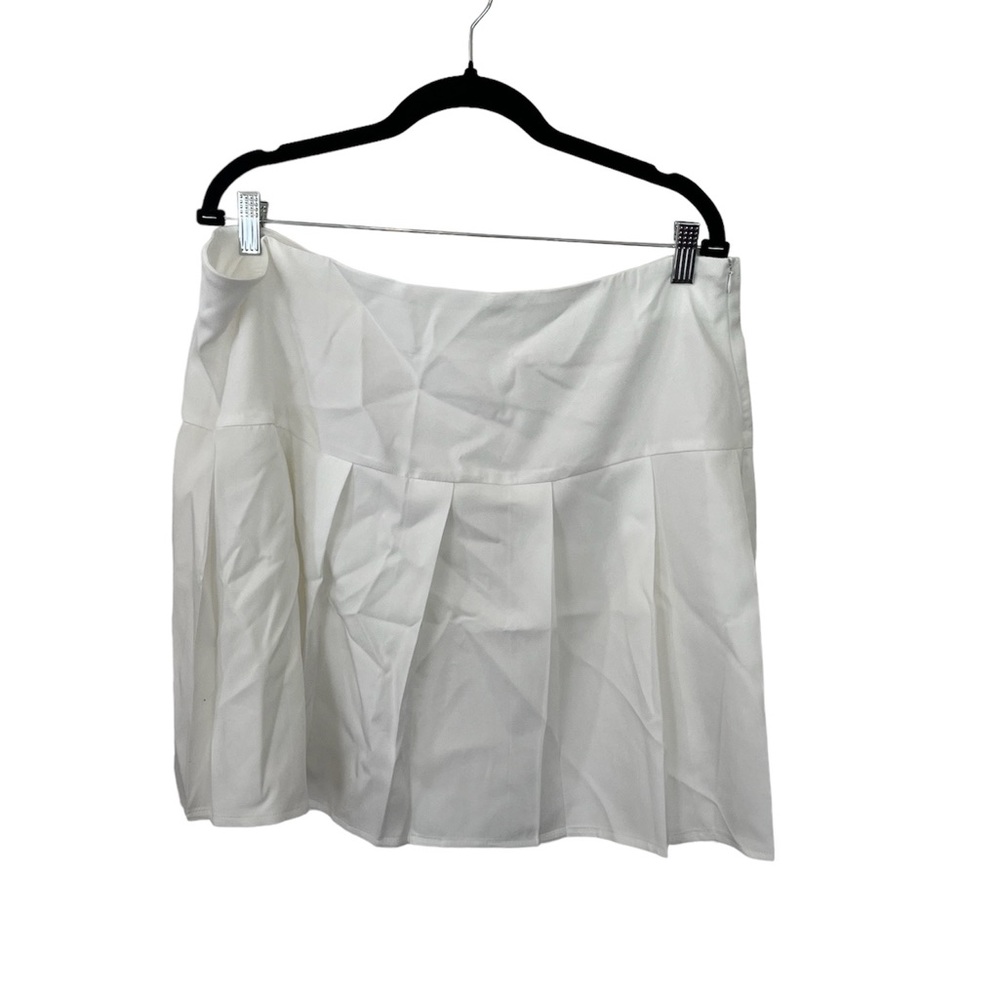 406 White pleated skirt from SHEIN size 1X. NWOT